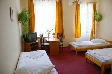 Фото номера Трехместный номер с ванной комнатой Отель Hotel Wanda г. Кентшин 2