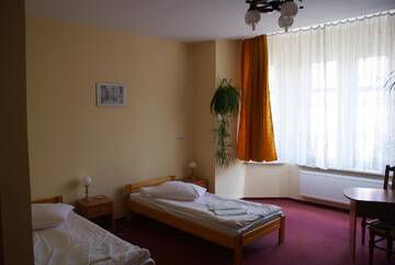 Фото номера Трехместный номер с ванной комнатой Отель Hotel Wanda г. Кентшин 5
